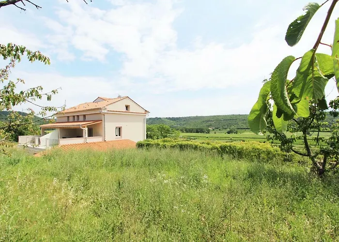 Vila Flora