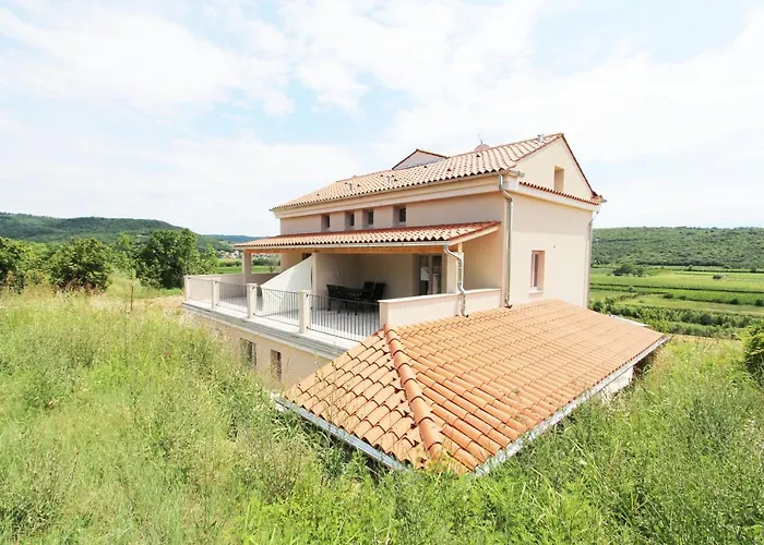 Vila Flora